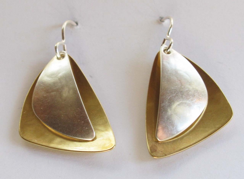 Layered rounded triangle earrings